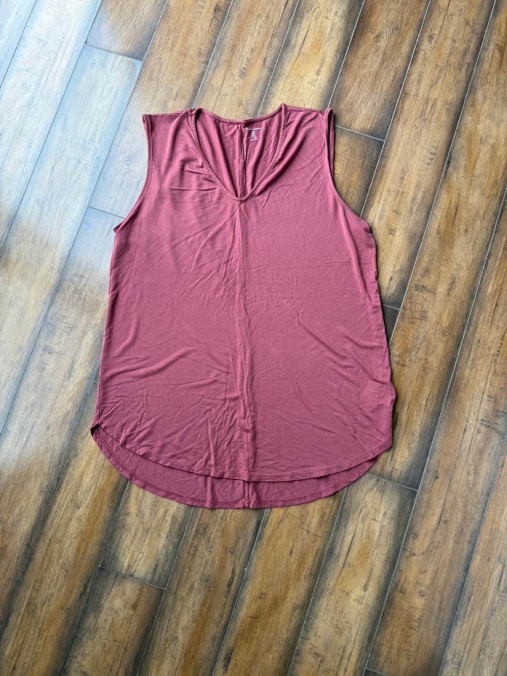 Amazon Essentials Women's XL Sleeveless V-Neck Tank in Mauve